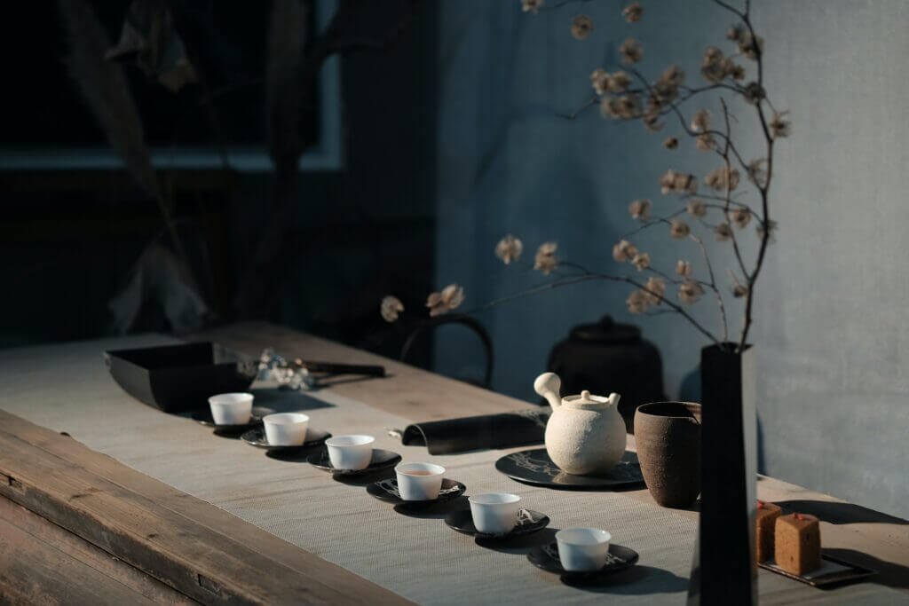 What Are The Best Practices For Enjoying Specialty Tea In A Group Setting?